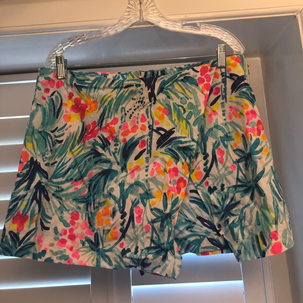Never Worn Lilly Pulitzer skort w/ slit